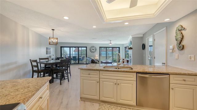 108 9TH STREET S E, Bradenton Beach, FL 34217