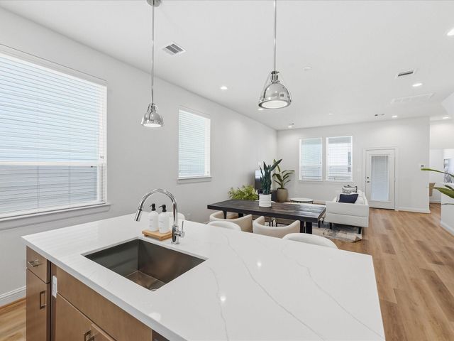 1804 Elysian Street, Houston, TX 77026
