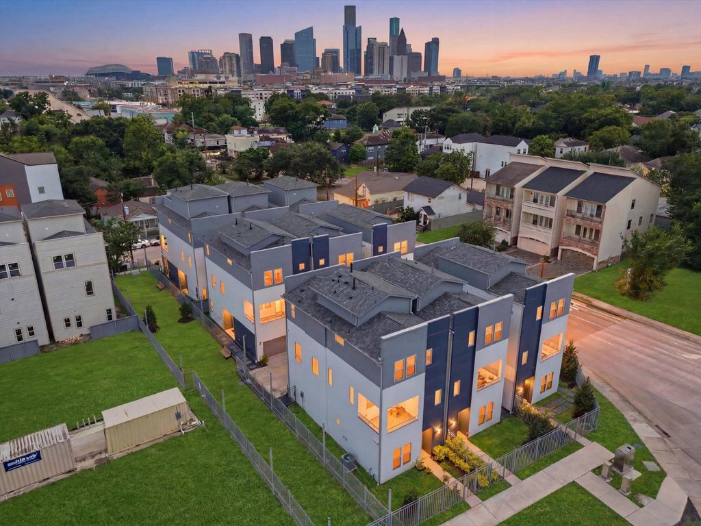 1804 Elysian Street, Houston, TX 77026
