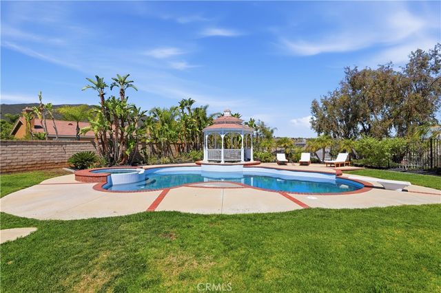 4241 Stonebriar, Corona, CA 92883
