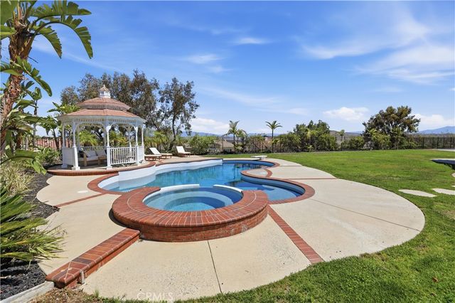 4241 Stonebriar, Corona, CA 92883