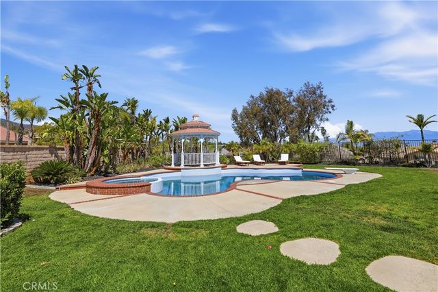 4241 Stonebriar, Corona, CA 92883