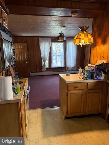 701 E GRAND AVE, Tower City, PA 17980