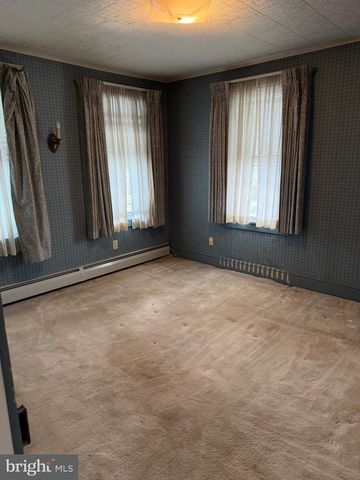 701 E GRAND AVE, Tower City, PA 17980