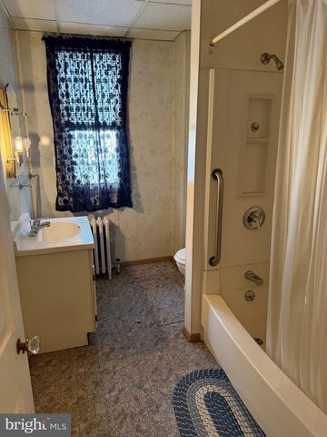 701 E GRAND AVE, Tower City, PA 17980