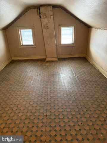 701 E GRAND AVE, Tower City, PA 17980