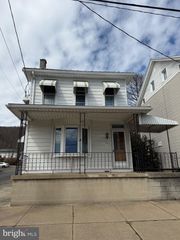 701 E GRAND AVE, Tower City, PA 17980