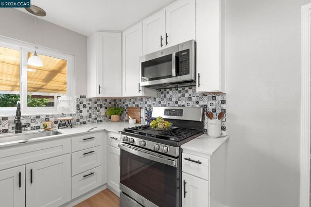 17242 Via El Cerrito, San Lorenzo, CA 94580