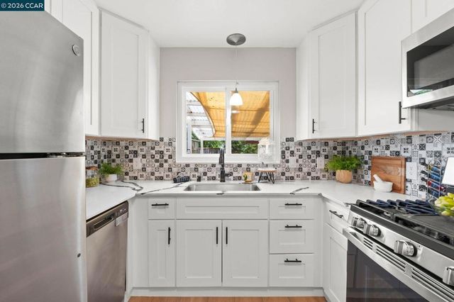 17242 Via El Cerrito, San Lorenzo, CA 94580