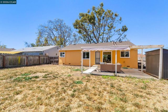 17242 Via El Cerrito, San Lorenzo, CA 94580