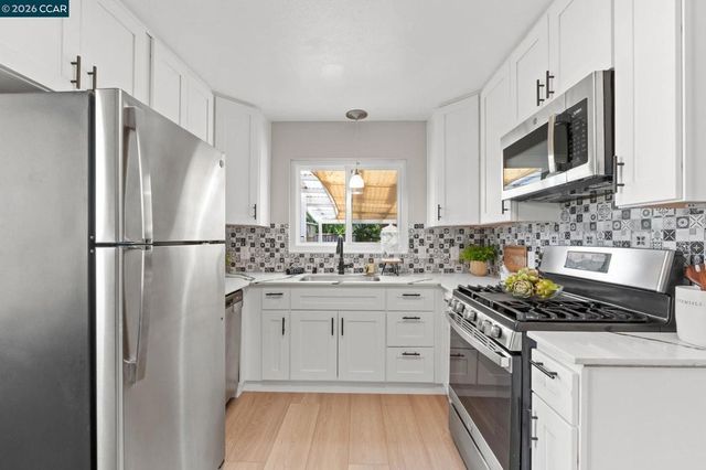 17242 Via El Cerrito, San Lorenzo, CA 94580
