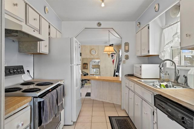 12075 WALSHWOOD AVENUE, Brooksville, FL 34613