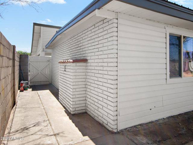 684 W CARLA VISTA Drive, Chandler, AZ 85225