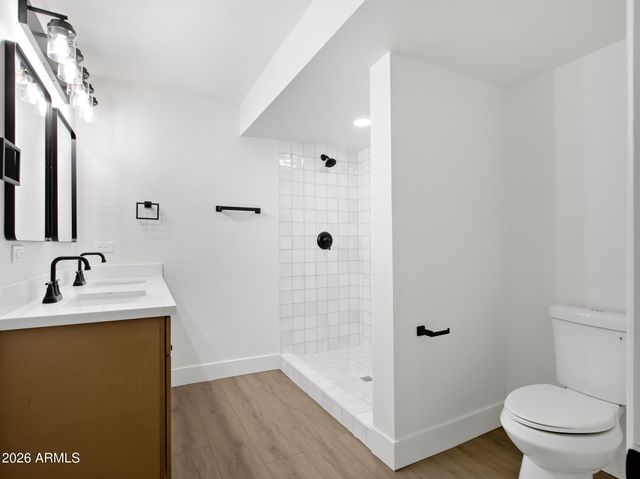 684 W CARLA VISTA Drive, Chandler, AZ 85225