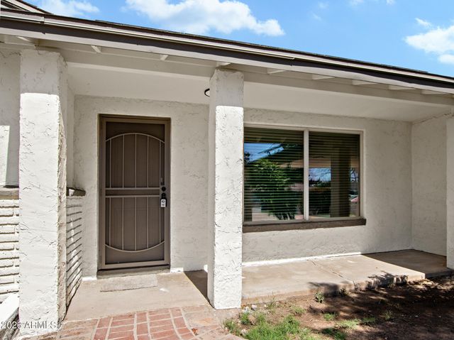 684 W CARLA VISTA Drive, Chandler, AZ 85225