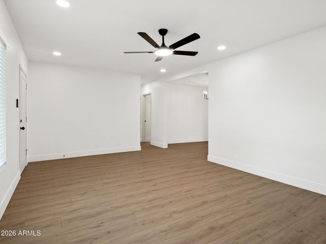 684 W CARLA VISTA Drive, Chandler, AZ 85225