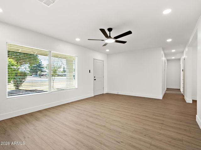 684 W CARLA VISTA Drive, Chandler, AZ 85225