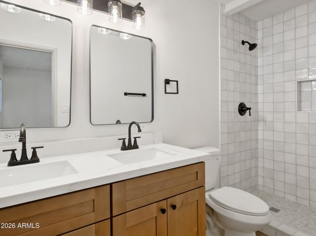 684 W CARLA VISTA Drive, Chandler, AZ 85225