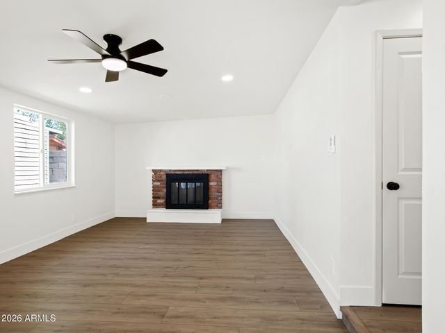 684 W CARLA VISTA Drive, Chandler, AZ 85225