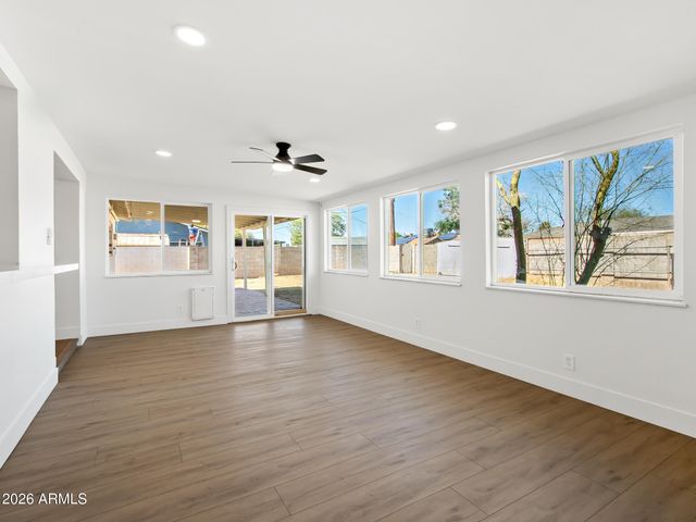 684 W CARLA VISTA Drive, Chandler, AZ 85225