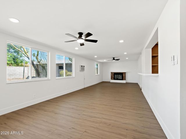 684 W CARLA VISTA Drive, Chandler, AZ 85225