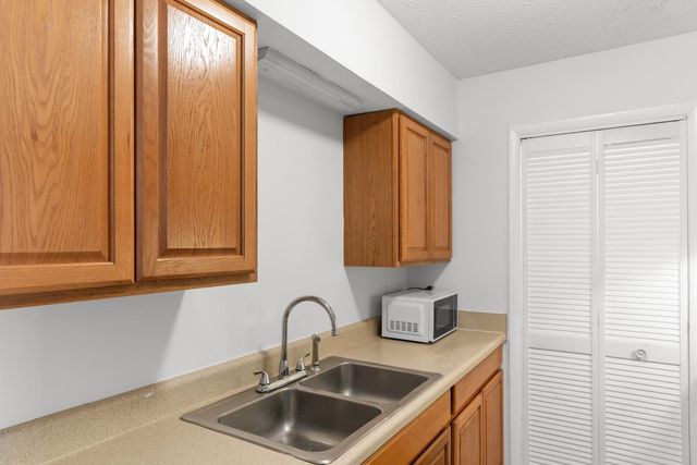 615 Carter Ln Apt C6, Conway, SC 29526