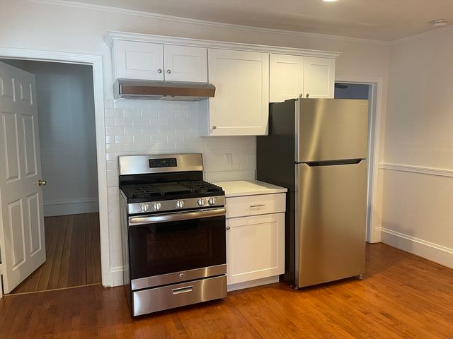 22 Carlton St 1, Salem, MA 01970
