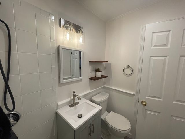 22 Carlton St 1, Salem, MA 01970