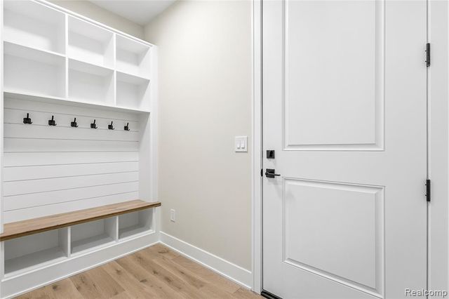 38 Starr Drive, Troy, MI 48083