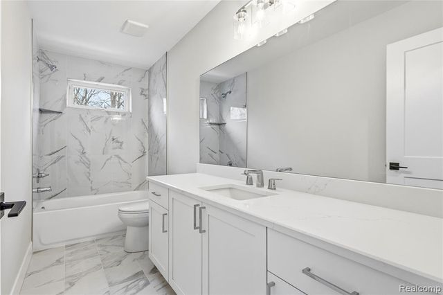 38 Starr Drive, Troy, MI 48083