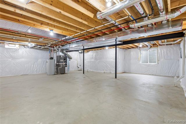 38 Starr Drive, Troy, MI 48083