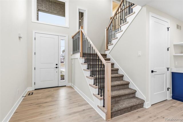 38 Starr Drive, Troy, MI 48083