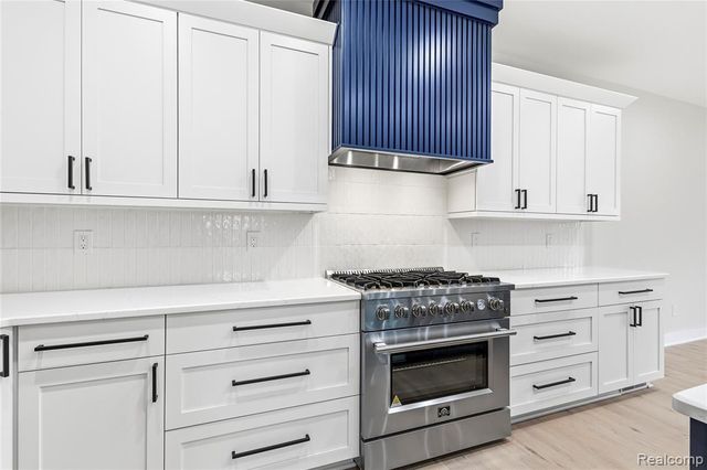 38 Starr Drive, Troy, MI 48083