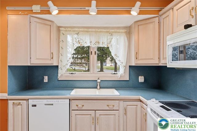 6376 Farm Bureau Road, Upper Macungie Twp, PA 18106