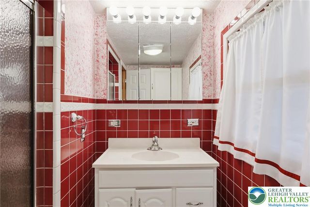 6376 Farm Bureau Road, Upper Macungie Twp, PA 18106