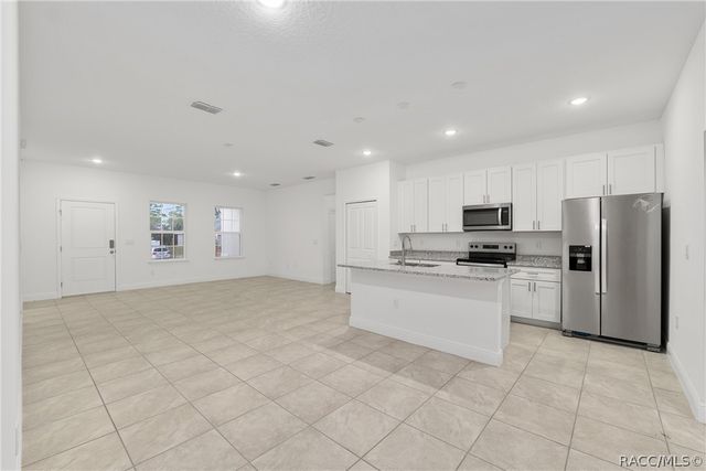 3872 W Baton Lane, Citrus Springs, FL 34433