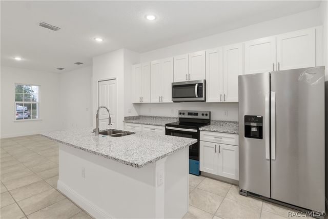 3872 W Baton Lane, Citrus Springs, FL 34433