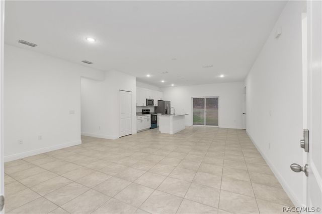 3872 W Baton Lane, Citrus Springs, FL 34433