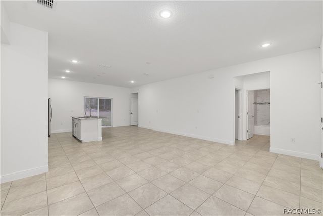 3872 W Baton Lane, Citrus Springs, FL 34433