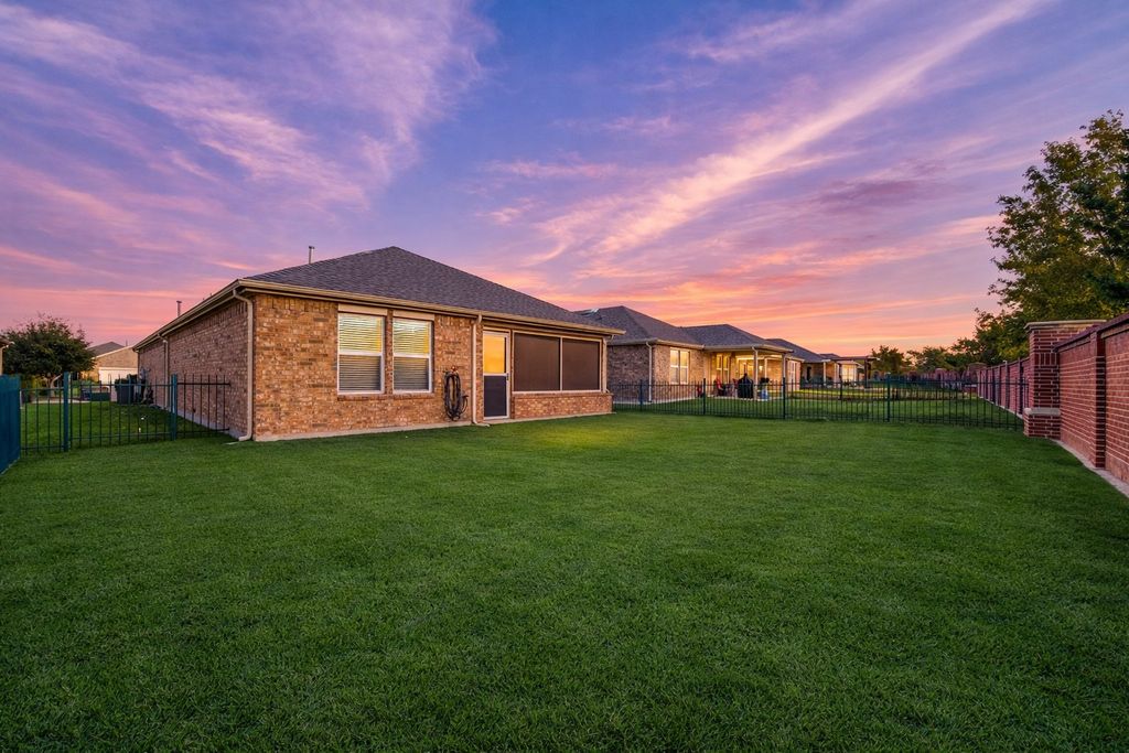 2325 Beachfront Drive, Frisco, TX 75036