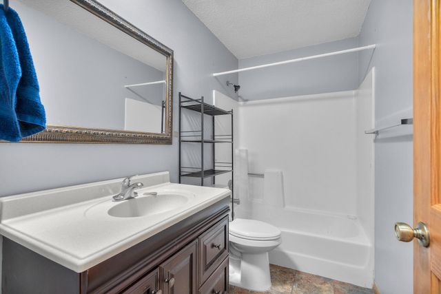 7765 157th Street W, Apple Valley, MN 55124