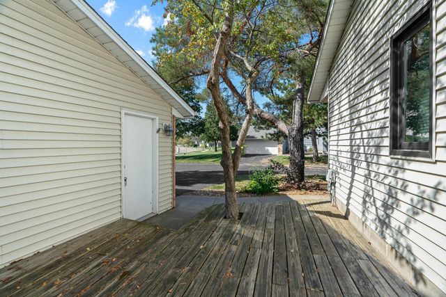 7765 157th Street W, Apple Valley, MN 55124