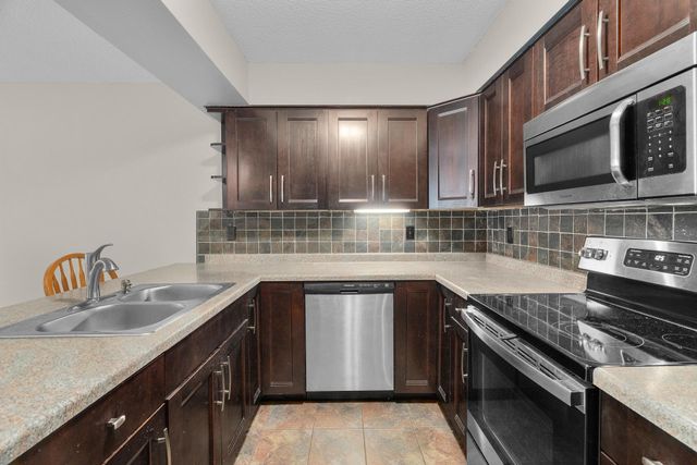 7765 157th Street W, Apple Valley, MN 55124