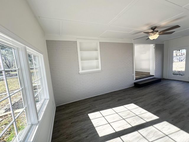 302 Green Valley Drive, Chandler, IN 47610