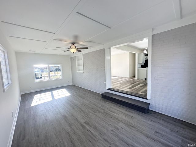 302 Green Valley Drive, Chandler, IN 47610