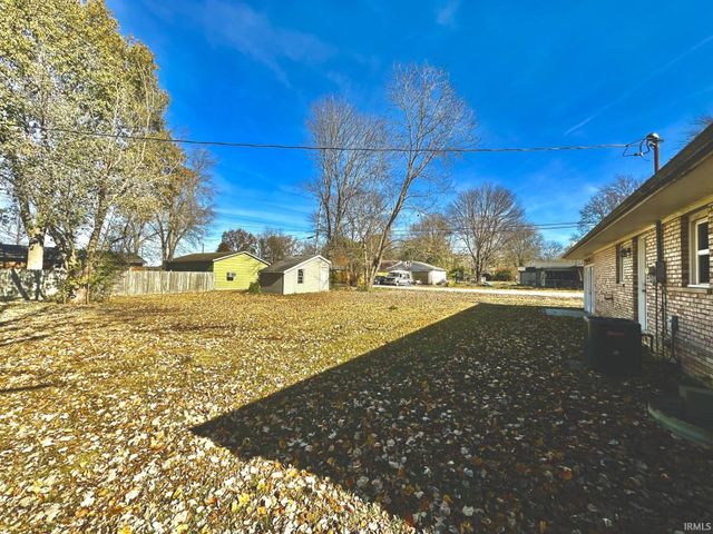 302 Green Valley Drive, Chandler, IN 47610