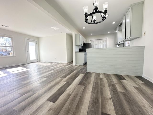 302 Green Valley Drive, Chandler, IN 47610