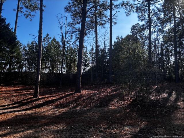 6899 S Staff Road S, Fayetteville, NC 28306