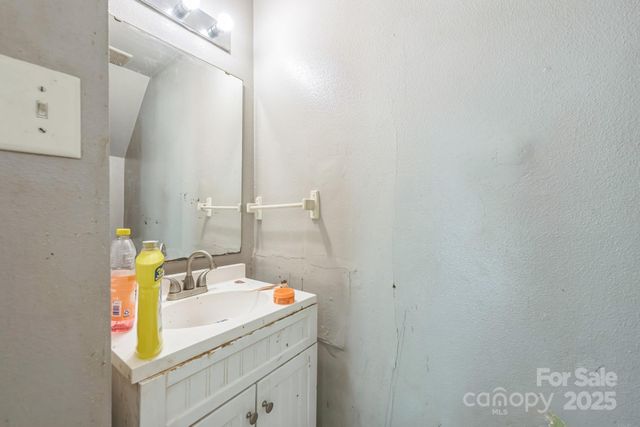 949 Capetown Lane, Clover, SC 29710