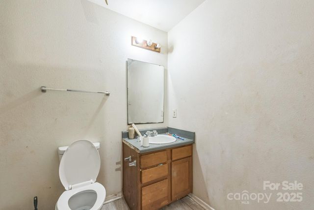 949 Capetown Lane, Clover, SC 29710